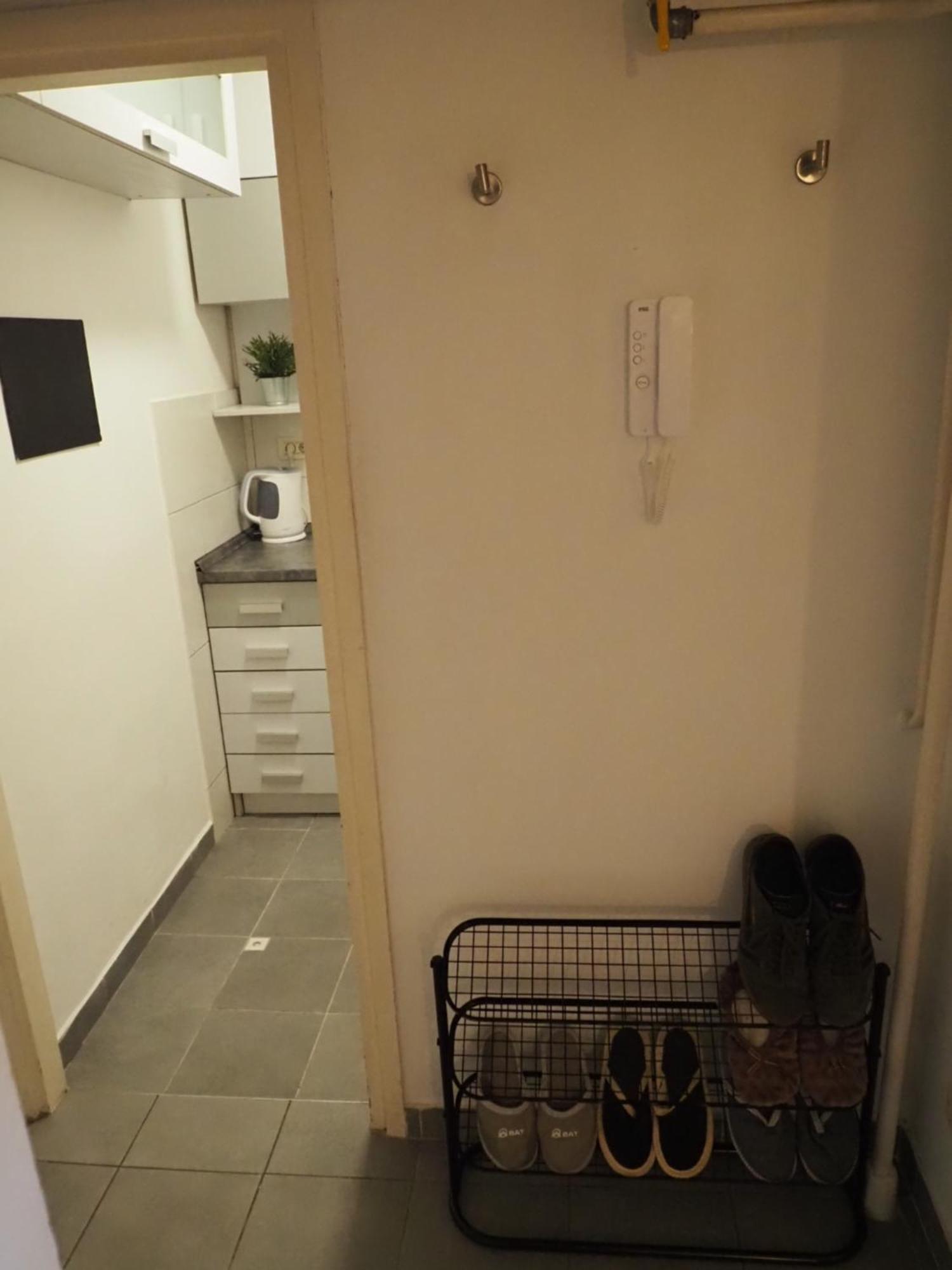 Cozy Apartment Near Tram Station Zagreb Exterior photo